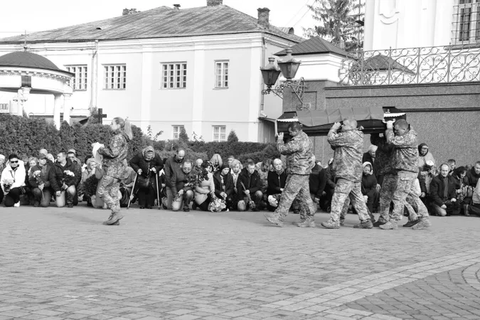 У Луцьку попрощалися із загиблим на Запоріжжі Романом Домановим