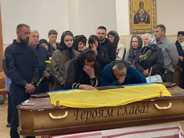 Назавжди 37: на Волині попрощалися з воїном Олегом Дерев'янчуком (фото)