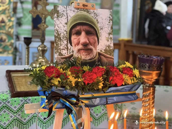 Нововолинська громада попрощалася із загиблим захисником Сергієм Сидоровичем