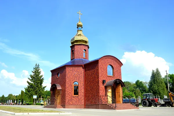 Храм для всіх: історія будівництва церкви на кладовищі в Гаразджі (фото)