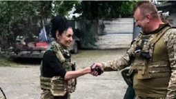 «За жертовність»: бойових медикинь Волинської бригади ТрО нагородили медалями (фото)
