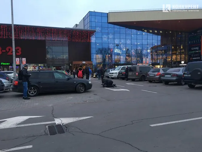 Охоронець «ПортCity» врятував чоловіка, якому стало зле