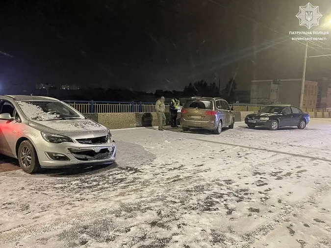 ДТП на шляхопроводі на Рівненській у Луцьку: хто і з ким не розминувся (фото)