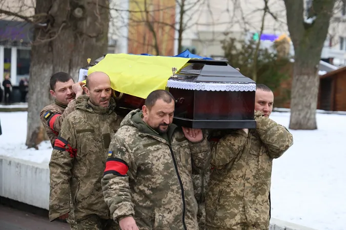 Луцьк попрощався з загиблим військовослужбовцем Андрієм Лащуком