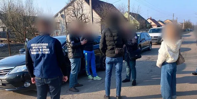 На Волині військовий і двоє цивільних допомагали чоловікам втекти з країни (фото)