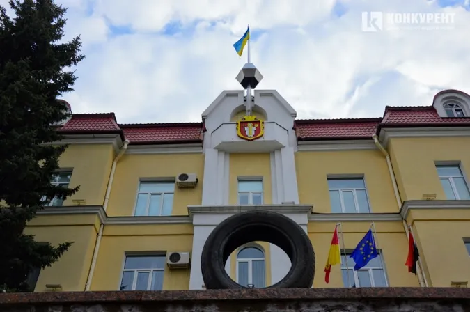 Двовладдя, мітинги, «фаєр-шоу»: найскандальніші сесії Луцькради у 2017 році