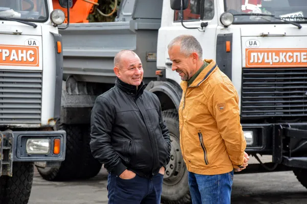 Радикал Аркадій Соломатін та укропівець Сергій Балицький про щось жартували неподалік