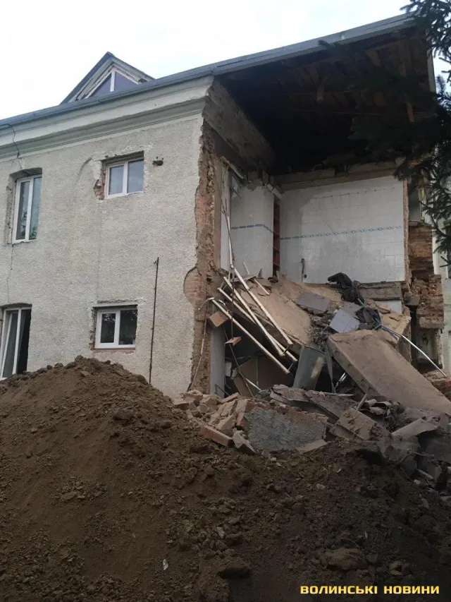 У Горохові обвалилася стіна психоневрологічного інтернату (фотофакт)