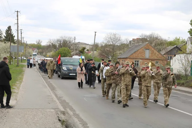 На Волині попрощалися з Героєм Іваном Василюком (фото)