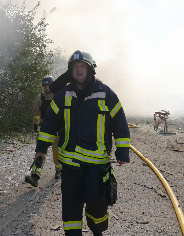 🔥Як у Луцьку на місці прильотів працювали рятувальники (фото)
