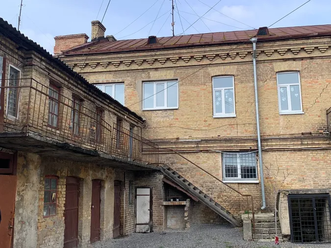 Депутати Луцькради інспектували Гостинний двір Прайзлерів, в якому буде готель (фото, відео)