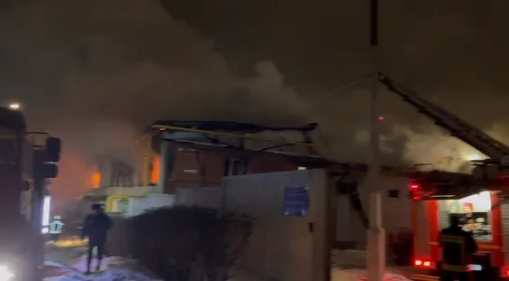 Під Москвою горів завод з ремонту поїздів