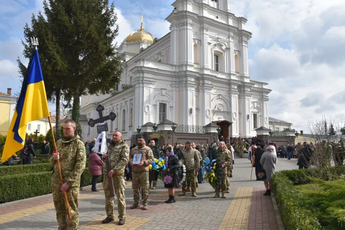 Загинув за Україну: у Луцьку попрощалися з Валерієм Нидзою (фото)