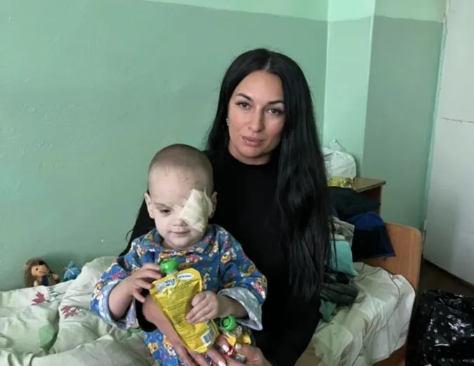 На Рівненщині дворічному хлопчику викололи око: підозрюють батьків