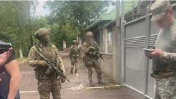 Обшуки в десяти областях: у військкоматах викрили масштабну схему ухилення від призову (фото, відео)
