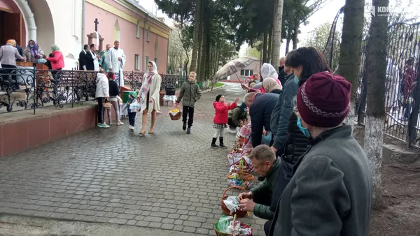 Як лучани освячували великодні кошики (фото)