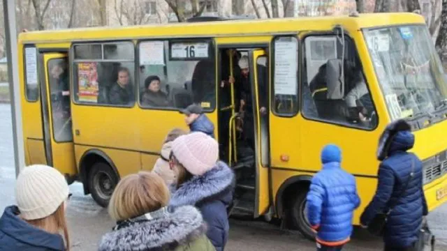 На Волині в маршрутці помер чоловік