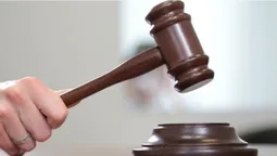 Директорку департаменту соцполітики Луцькради судять за напад на чоловіка