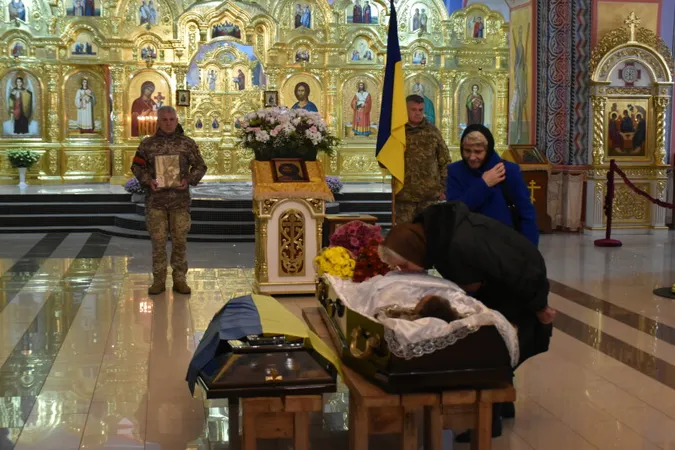 У Луцьку попрощалися із загиблим на Донеччині Дмитром Ємельяновим (фото)