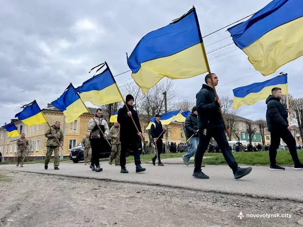 Назавжди 33: на Волині в останню дорогу провели захисника Сергія Ковальчука (фото)