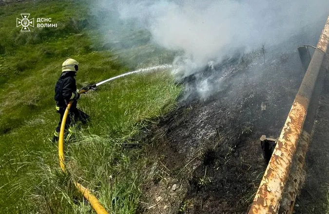 На Ковельщині палали суха трава й чагарники
