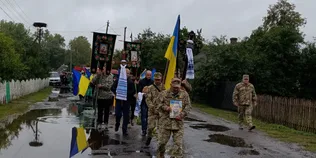 На Волині провели в останню земну дорогу воїна Віталія Щербачука (фото)