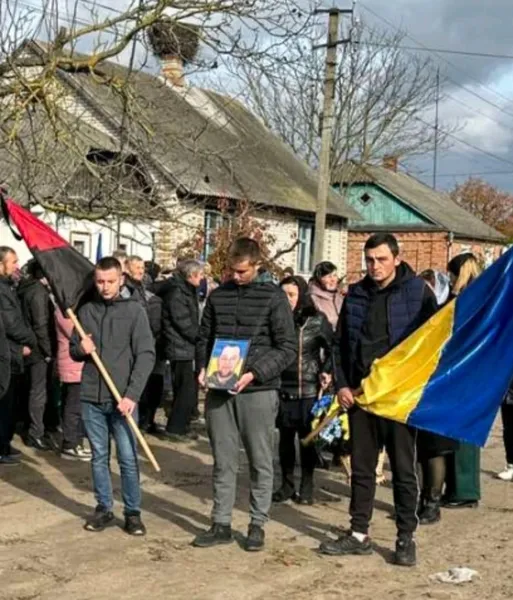 На Волині попрощалися із померлим у ДТП воїном Олегом Тананайком (фото)