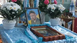 Без батька залишилось п'ятеро дітей: на Волині попрощалися з воїном Володимиром Калитюком (фото)