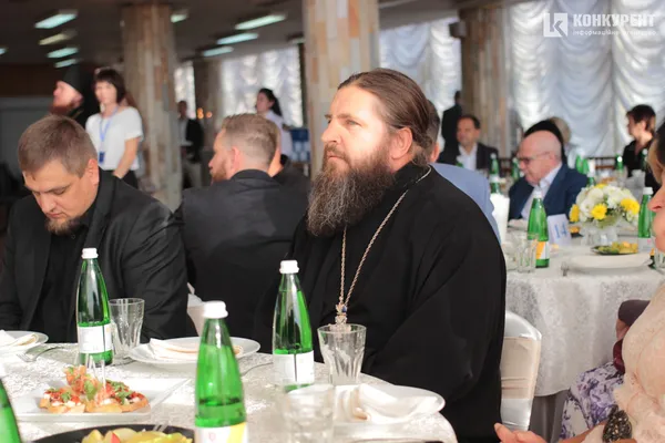 З Богом і їжею: як у Луцьку минув третій Молитовний сніданок (фото, відео)