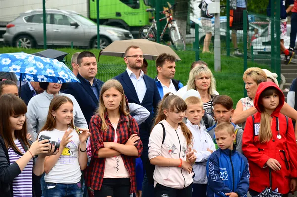 ...який прийшов прийшов разом із заступниками міського голови Костянтином Петрочуком та Григорієм Пустовітом