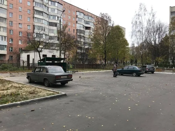 Лучани «скинулись» на облаштування парковки (фото)