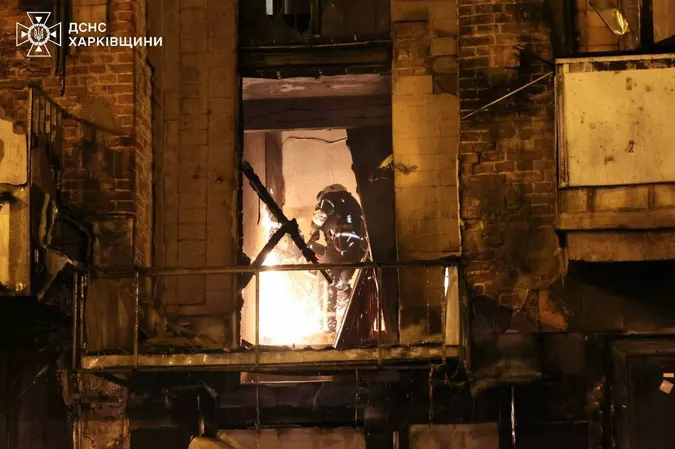 Росіяни вдарили по Харкову 17 безпілотниками: майже пів сотні постраждалих, пожежі та пошкодження (фото)