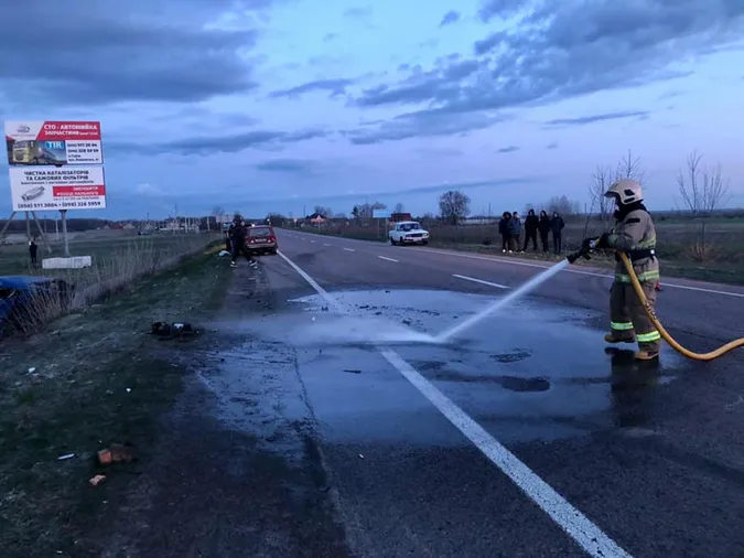 Аварія на трасі Київ-Ковель-Ягодин: автомобілі перетворилися в купу брухту (фото)