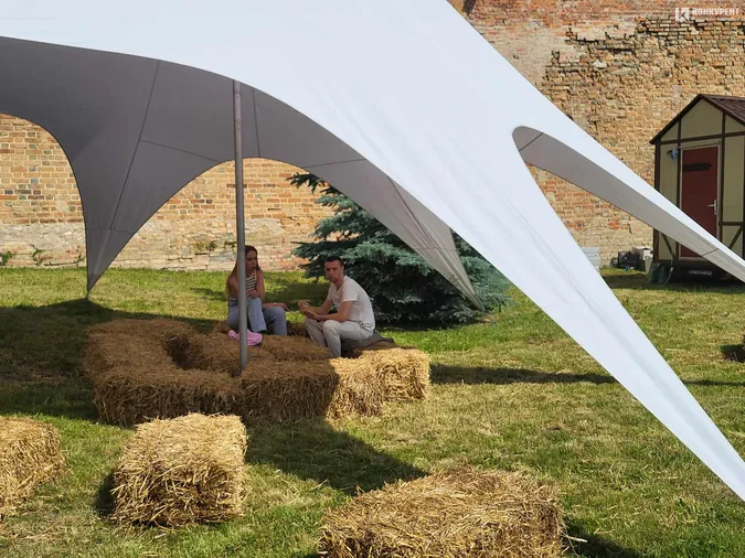 «ЛюбART Fest» у Луцькому замку: що там відбувається (фоторепортаж)