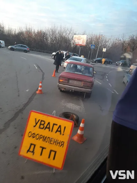 У Луцьку доньці голови Підгайцівської громади пошкодили авто (фото)