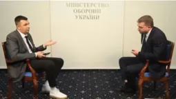 Міністр-істеричка: Андpiй Зaгopoднюк втік від журналіста посеред інтерв’ю (відео)