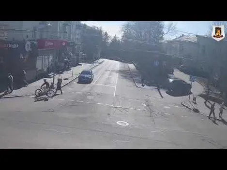 У Луцьку показали безвідповідальних велосипедистів та скутеристів (відео)