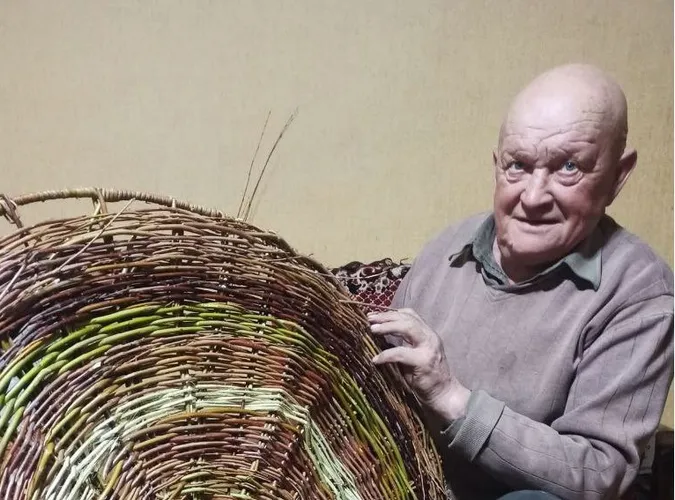 Пів століття з лозою: як майстер з Волині зберігає найдревніший промисел