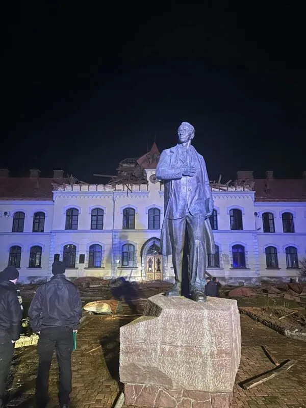 Атака на Львів: росіяни знищили музей Шухевича та пошкодили університет, де вчився Бандера (фото)