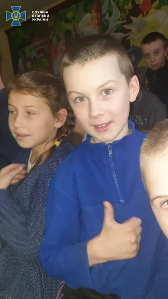 На Волині співробітники СБУ привітали маленьких підопічних зі святами (фото)