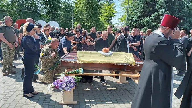 У Шацьку попрощалися із загиблим під Бахмутом молодим воїном (фото)
