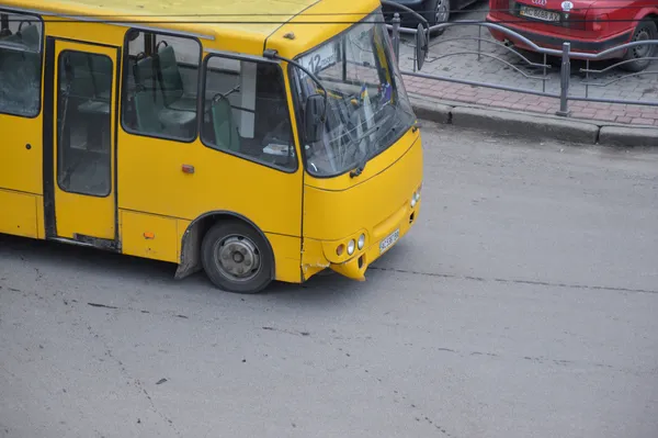 У центрі Луцька – аварія за участі маршрутки (фото)