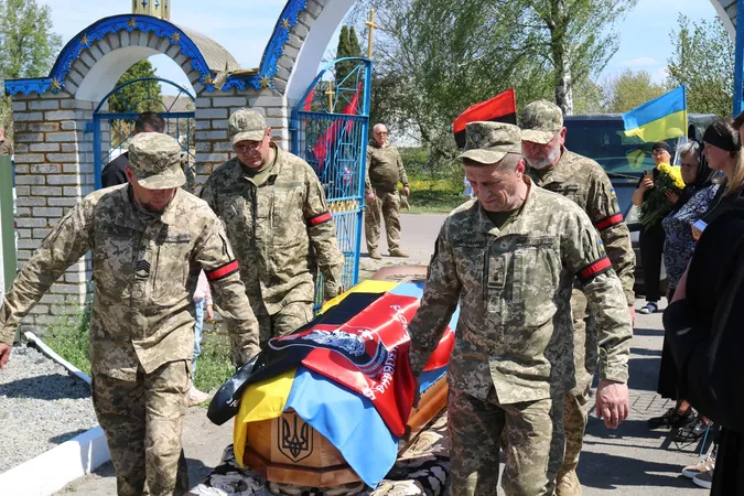 Чекали три з половиною роки: на Волині попрощалися з воїном Володимиром Забродоцьким (фото)
