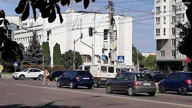 У центрі Луцька зникло світло: у чому причина (фото)