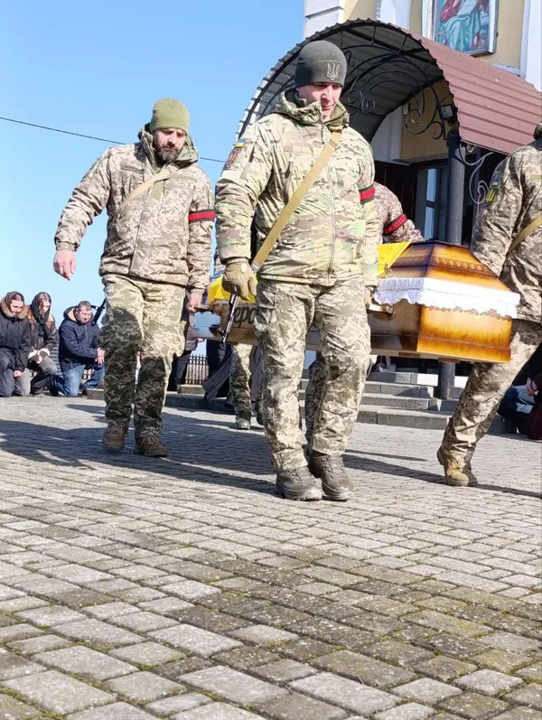 Назавжди 50: на Волині попрощалися з воїном Леонідом Гричанюком (фото)