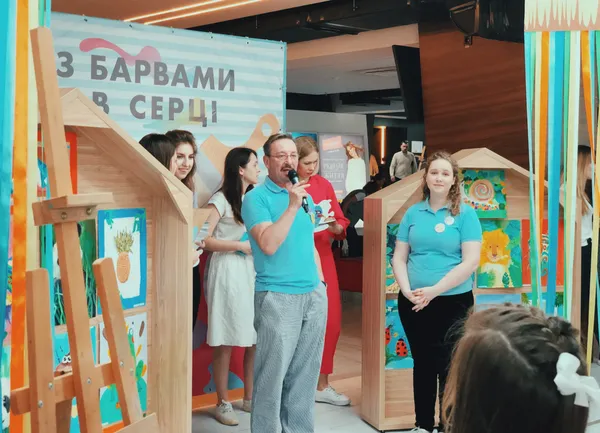 У «Промені» відсвяткували день народження «Смугастого носорога» (фото)*
