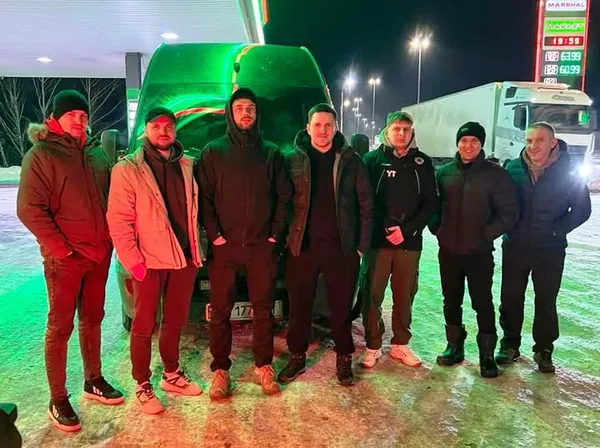Семеро волинян поїхали у Дніпро будувати фортифікаційні споруди