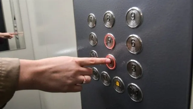 У Луцьку обстежать пів сотні ліфтів (відео)