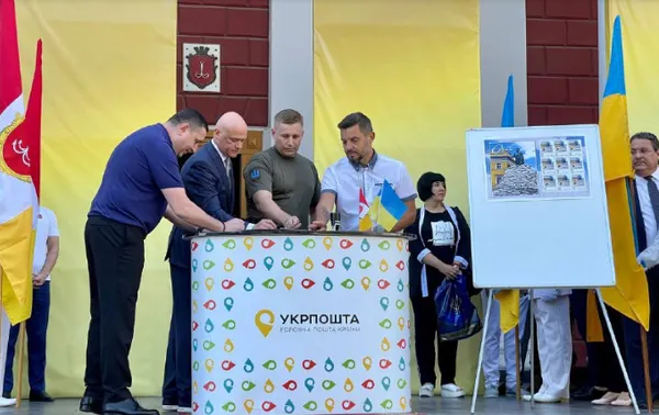 Укрпошта випустила марку з Дюком Рішельє до Дня Одеси (фото)