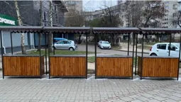 У Луцьку на Соборності встановили ятки для торгівлі городиною (фото)